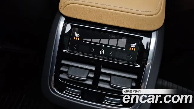 Volvo XC60 2nd Gen — Фото автомобиля 23