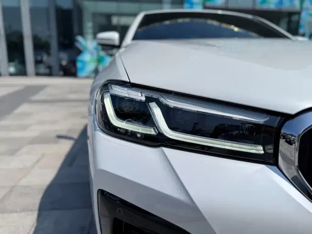 BMW 5 Series — Фото автомобиля 4