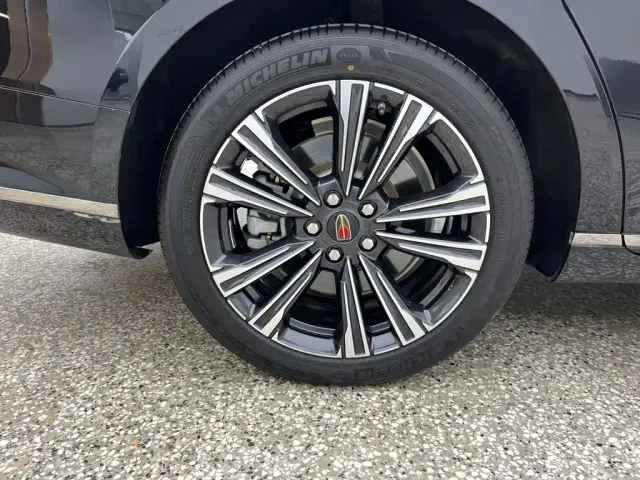 Hongqi Hongqi H9 2024 2.0T Qi Enjoy Private Fashion Edition — Фото автомобиля 15