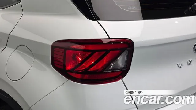 Hyundai Venue — Фото автомобиля 8