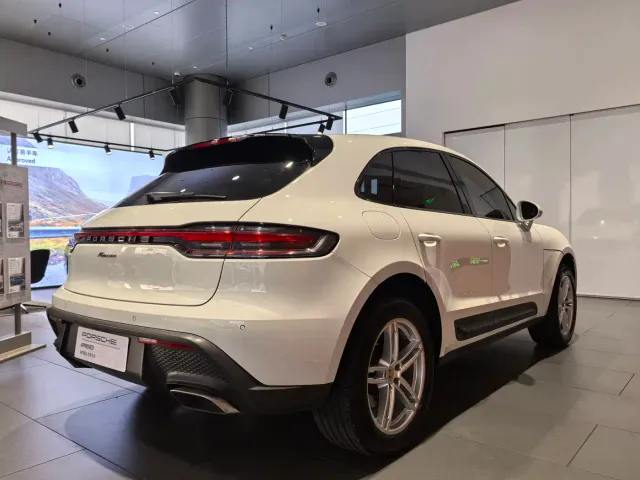 Porsche Macan — Фото автомобиля 9