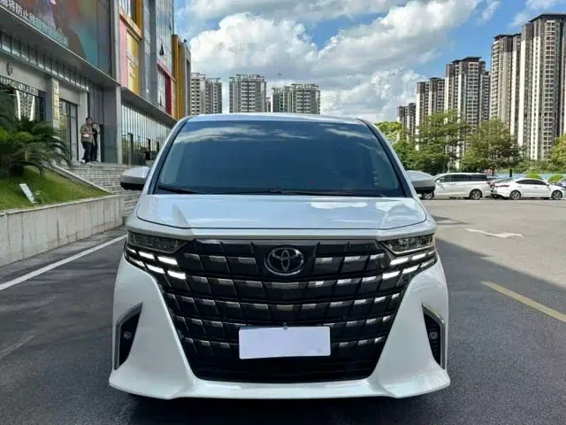 Toyota Alphard — Фото автомобиля 2