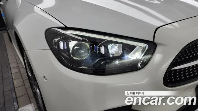 Mercedes-Benz E-Class — Фото автомобиля 22