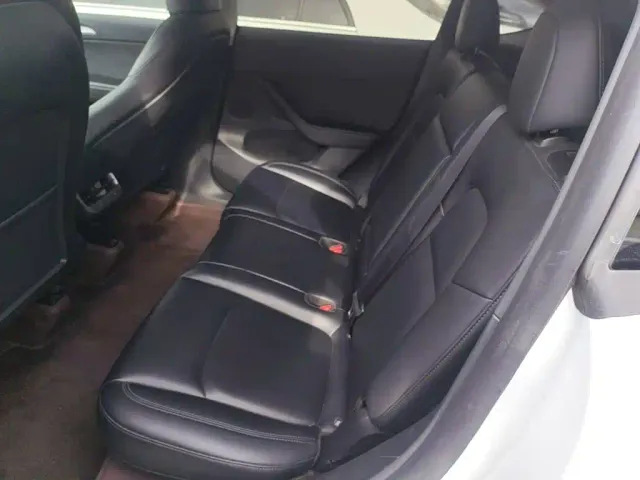 Tesla Model Y — Фото автомобиля 16
