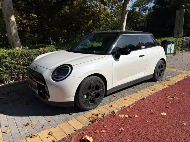 Фотография автомобиля — MINI Cooper