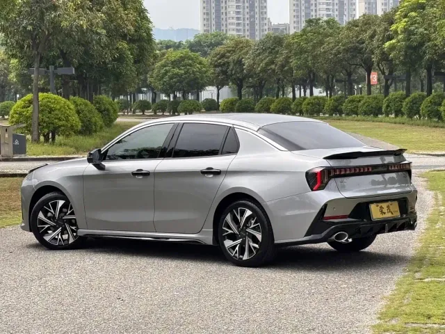 Lynk & Co 03 — Фото автомобиля 6