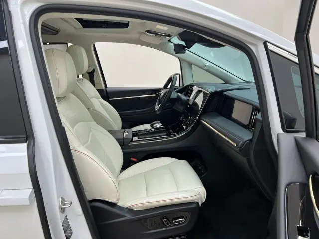 GAC Trumpchi E9 — Фото автомобиля 12