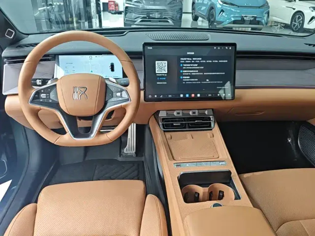 BYD Han L — Фото автомобиля 9