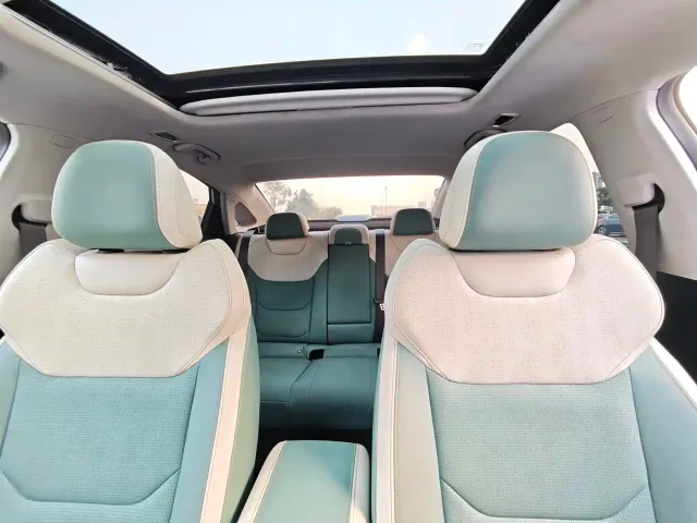 Geely Emgrand L — Фото автомобиля 10