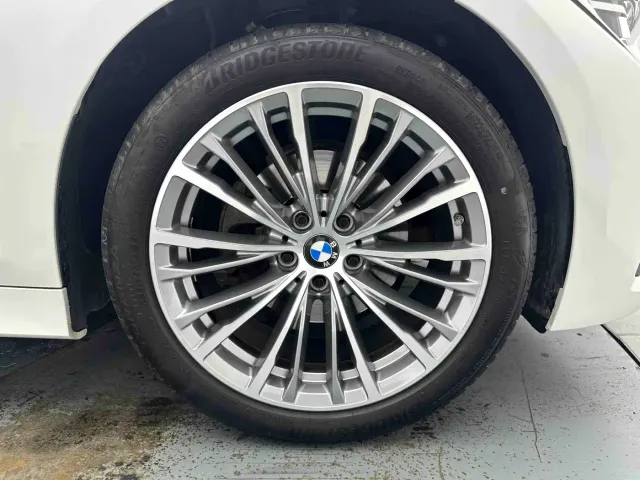 BMW 3 Series — Фото автомобиля 8