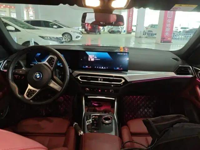 BMW i4 — Фото автомобиля 9