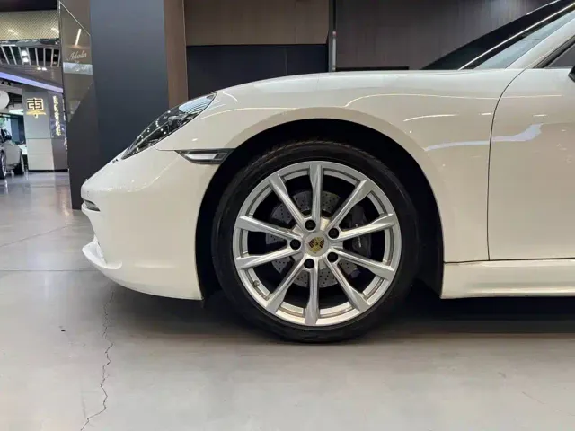 Porsche 718 — Фото автомобиля 17