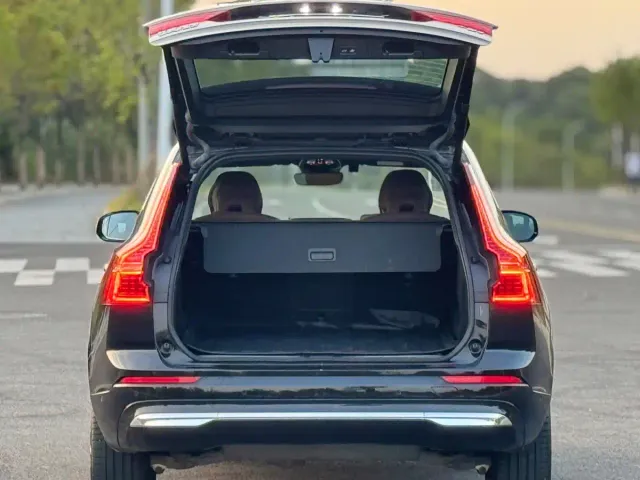 Volvo XC60 — Фото автомобиля 18