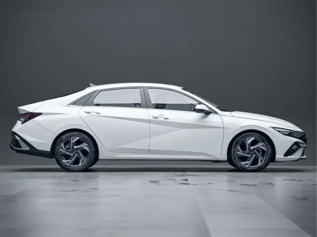 Hyundai Elantra — Фото автомобиля 7