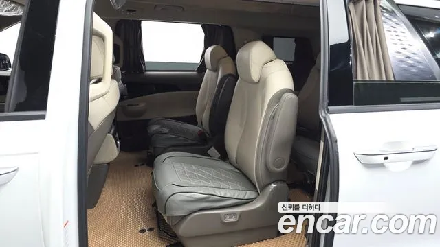 Kia Carnival 4th Gen — Фото автомобиля 16