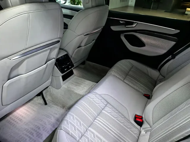 Audi A6L — Фото автомобиля 7