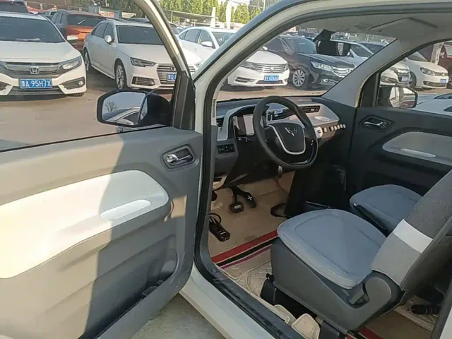 Wuling Hongguang Mini EV — Фото автомобиля 15