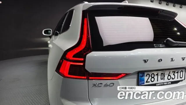 Вольво XC60 — Фото автомобиля 3