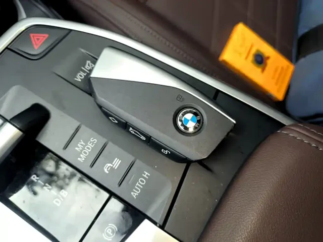 BMW iX1 — Фото автомобиля 8
