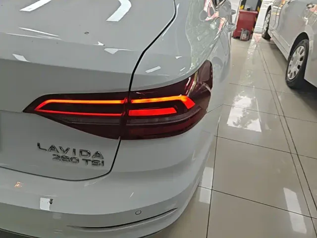Volkswagen Lavida 2022 280TSI DSG Comfort Edition — Фото автомобиля 7