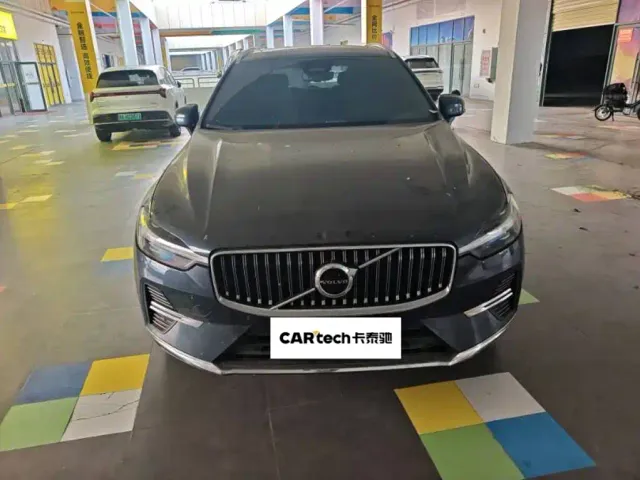 Volvo XC60 — Фото автомобиля 2