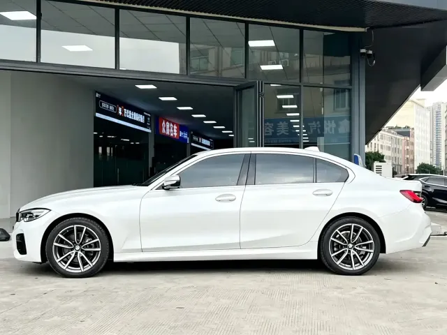 BMW BMW 3 Series 2022 325Li M Sport Package — Фото автомобиля 3