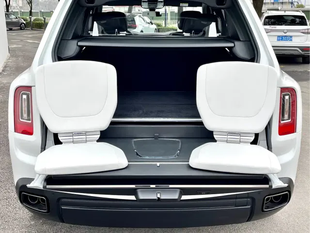 Rolls-Royce Cullinan — Фото автомобиля 24