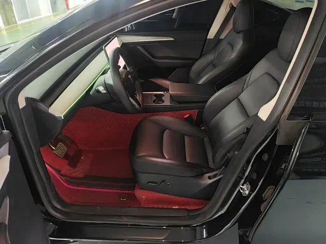 Tesla Model Y — Фото автомобиля 14