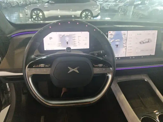 Xpeng P7 — Фото автомобиля 10