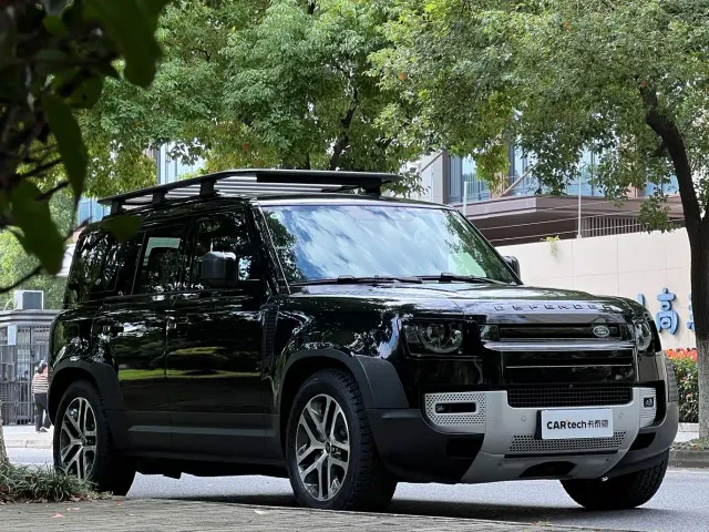 Land Rover Defender — Фото автомобиля 3