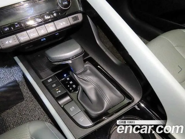 Hyundai Avante CN7 — Фото автомобиля 12