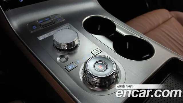 Genesis GV70 2.5T Бензин 2WD — Фото автомобиля 8