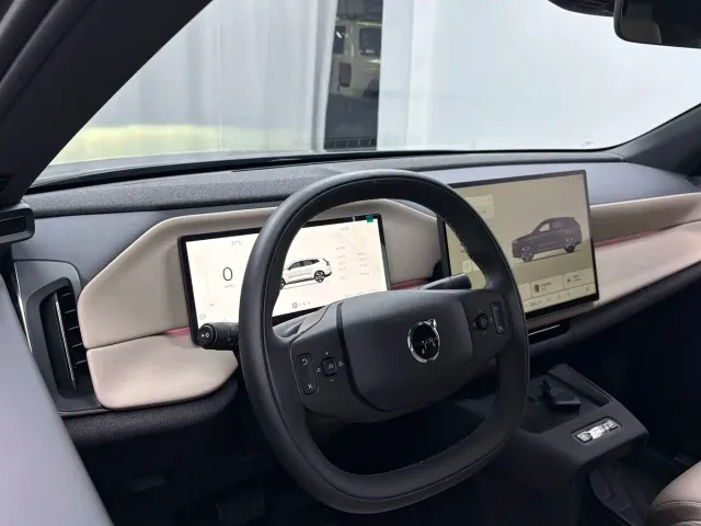 Volvo XC70 Plug-in Hybrid — Фото автомобиля 8