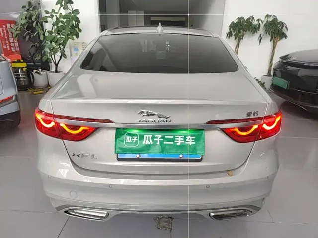 Jaguar XFL — Фото автомобиля 5