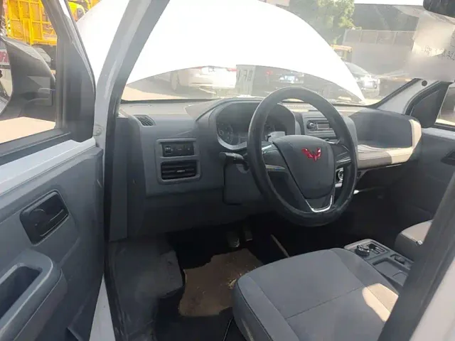 Wuling Yangguang — Фото автомобиля 10