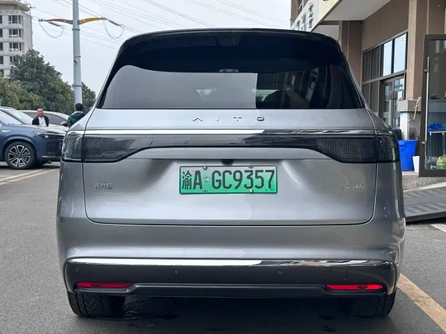 Aito M8 — Фото автомобиля 6