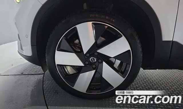 Volvo C40 Recharge — Фото автомобиля 5