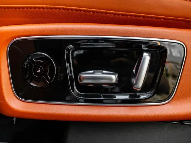 Li Auto L9 — Фото автомобиля 27