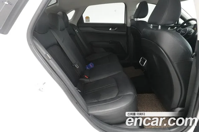 Kia K5 Новый K5 3 поколение 2.0 LPi(Для проката) — Фото автомобиля 20