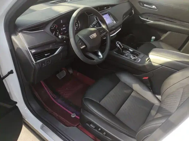 Cadillac XT4 — Фото автомобиля 14