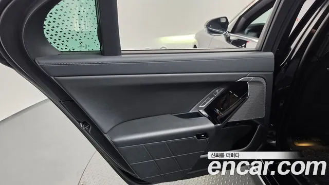 BMW 7 Series G70 — Фото автомобиля 14