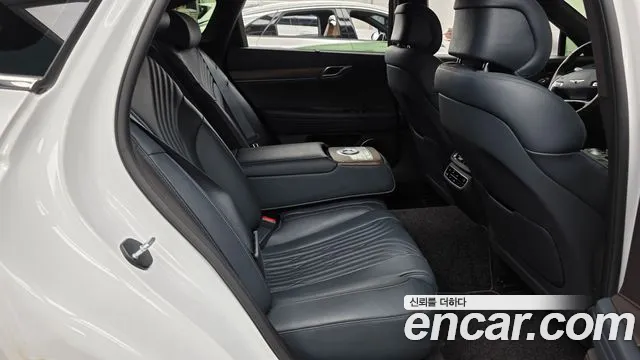 Genesis G80 Бензин 3.5 турбо AWD — Фото автомобиля 3