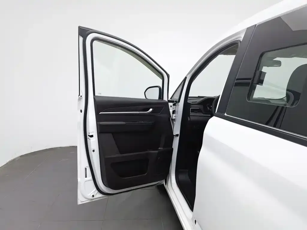 BAW (Beijing Automobile Works) Ruisheng Ace M7 2023 2.0L Long Wheelbase Creative Edition 7-seater — Фото автомобиля 8