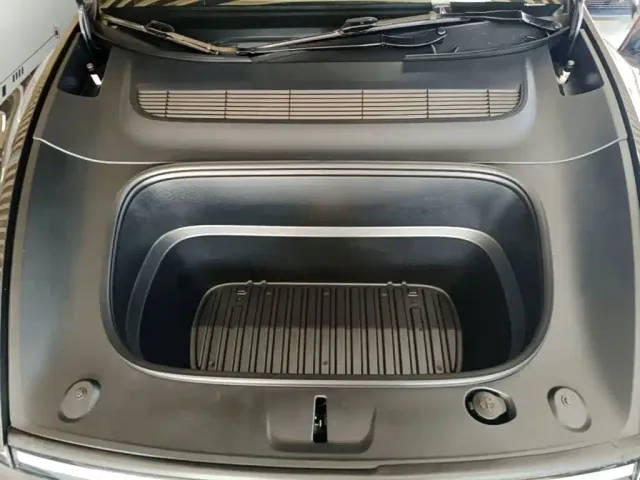 Tesla Model Y — Фото автомобиля 19