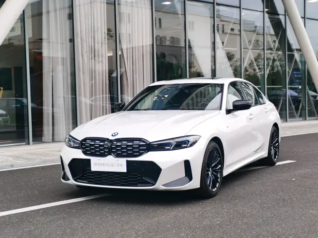 Фотография автомобиля — BMW 3 Series