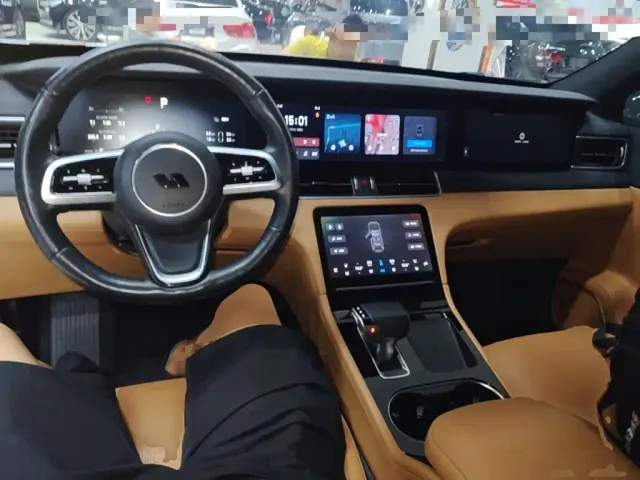 Li Auto ONE — Фото автомобиля 9