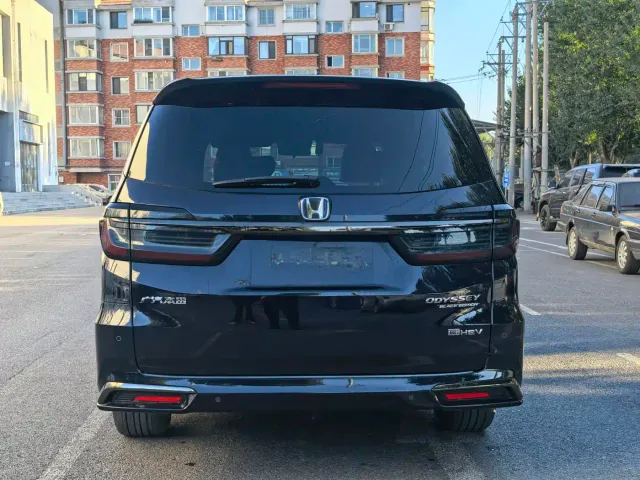 Honda Odyssey — Фото автомобиля 16