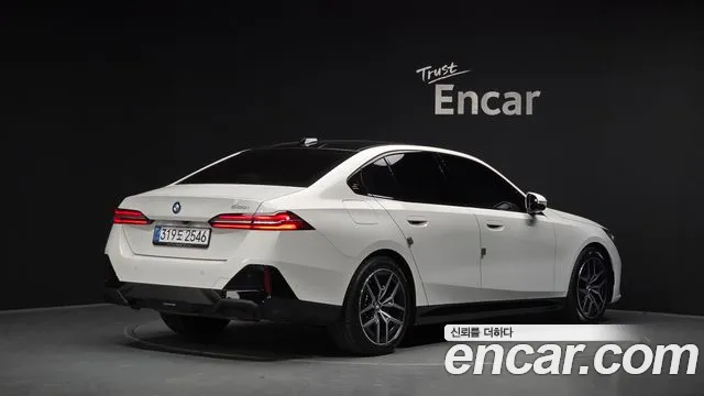 Фотография автомобиля — BMW 5 Series G60