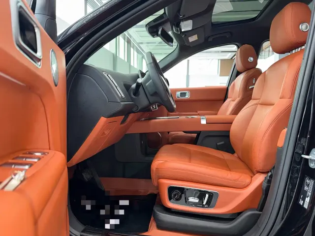 Li Auto L8 — Фото автомобиля 4