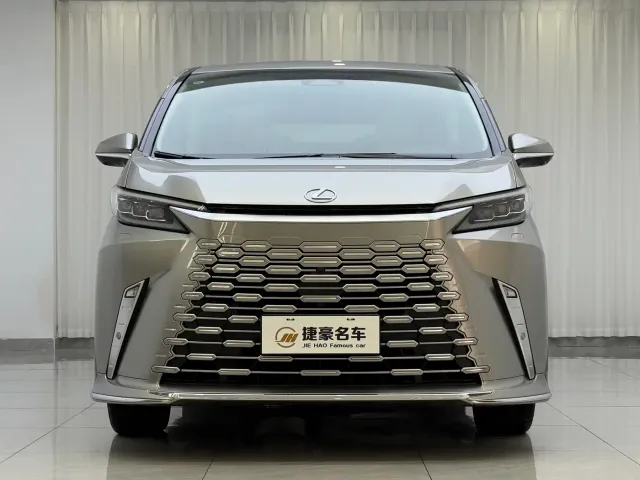 Lexus LM — Фото автомобиля 2